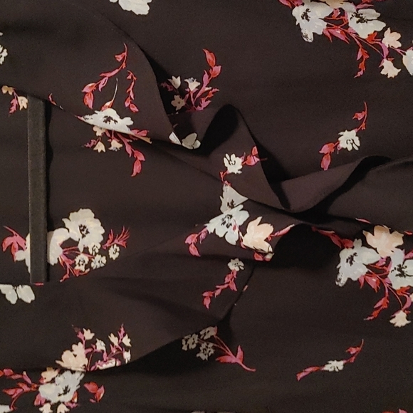 BANANA Republic Black flowery wrap blouse long sleeves light size M - Picture 4 of 9